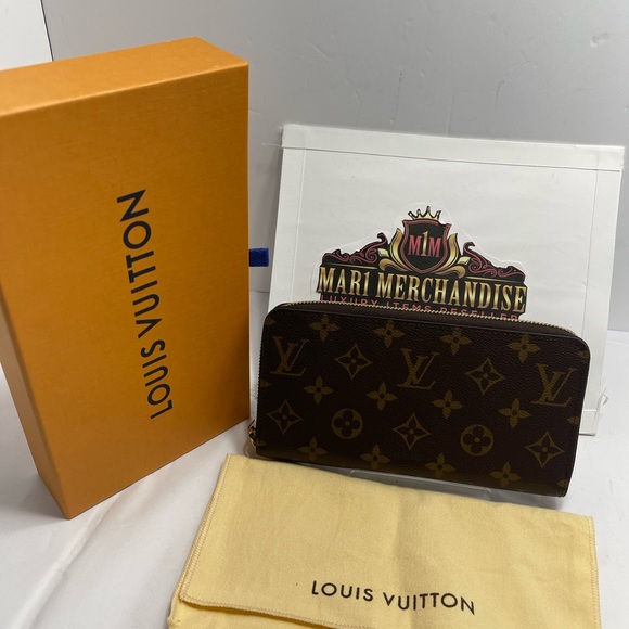 - Louis Vuitton Zippy Wallet in Monogram, comes with dust bag, box and receipt. - Picture 3 of 14